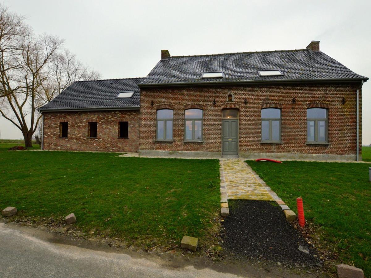 Spacious Holiday Home With Pond In Poperinge Roesbrugge-Haringe Exteriér fotografie