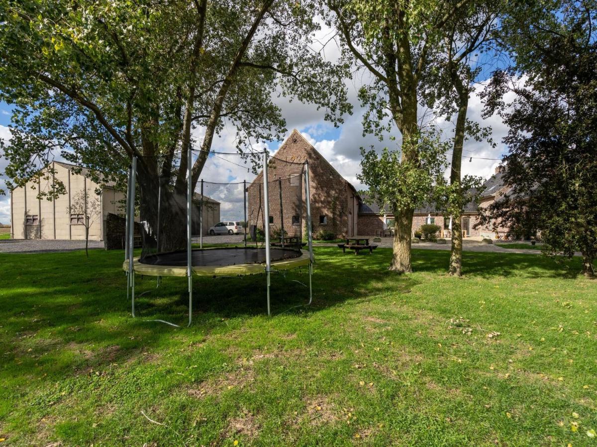 Spacious Holiday Home With Pond In Poperinge Roesbrugge-Haringe Exteriér fotografie