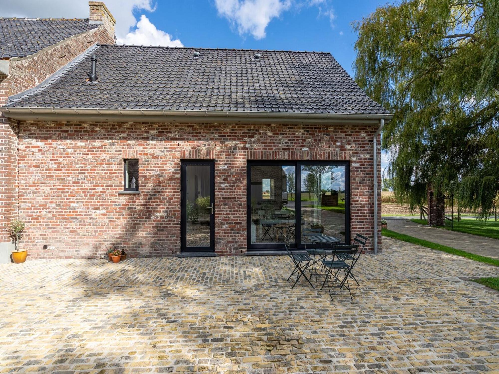 Spacious Holiday Home With Pond In Poperinge Roesbrugge-Haringe Exteriér fotografie