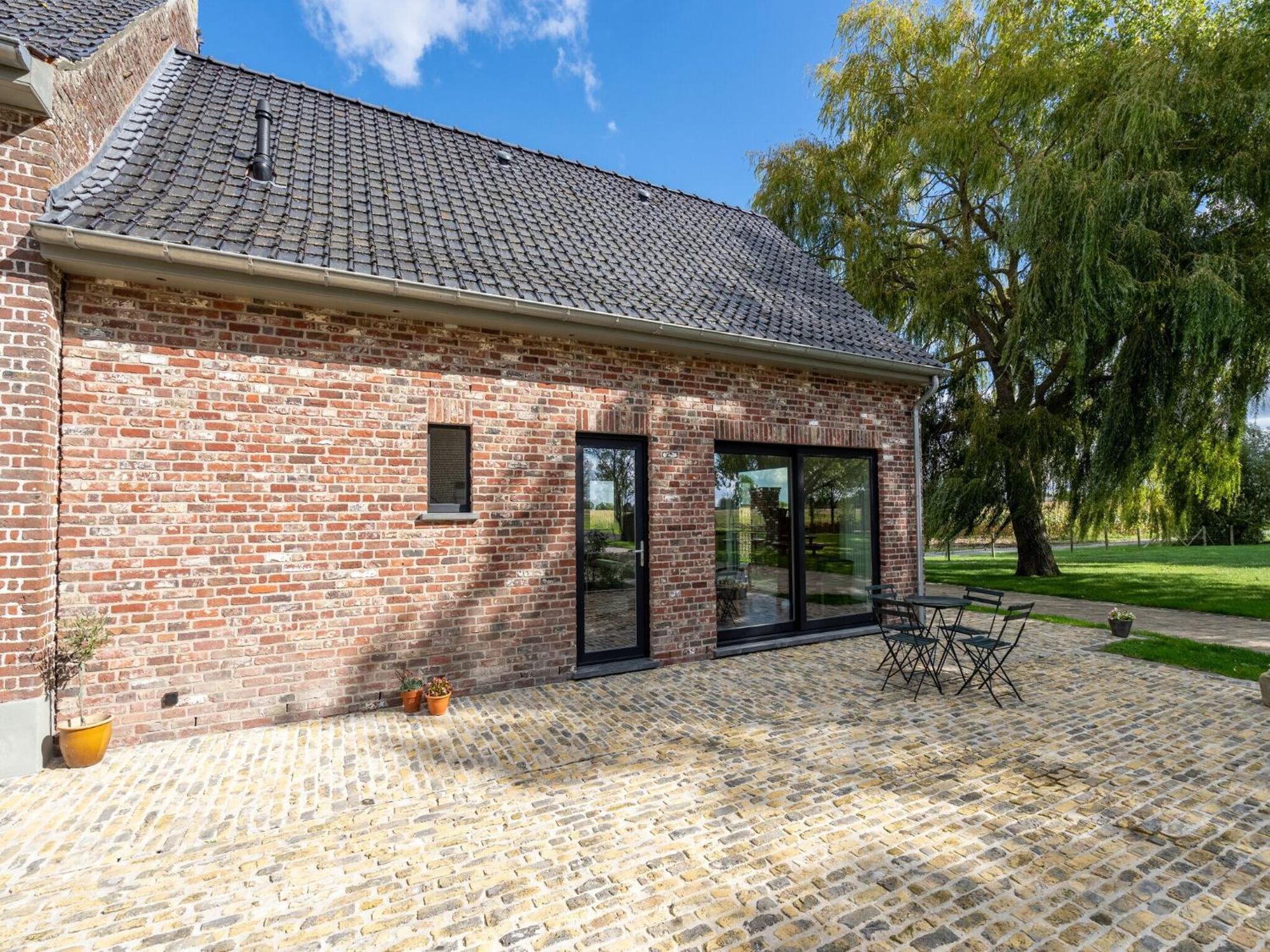 Spacious Holiday Home With Pond In Poperinge Roesbrugge-Haringe Exteriér fotografie